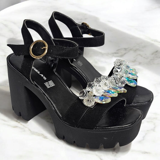 Zapatilla GABRIELA Estilo de Suela Grande y Decoración Fiesta Nocturna