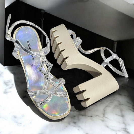 Zapatilla GABRIELA Estilo de Suela Grande y Decoración Fiesta Nocturna